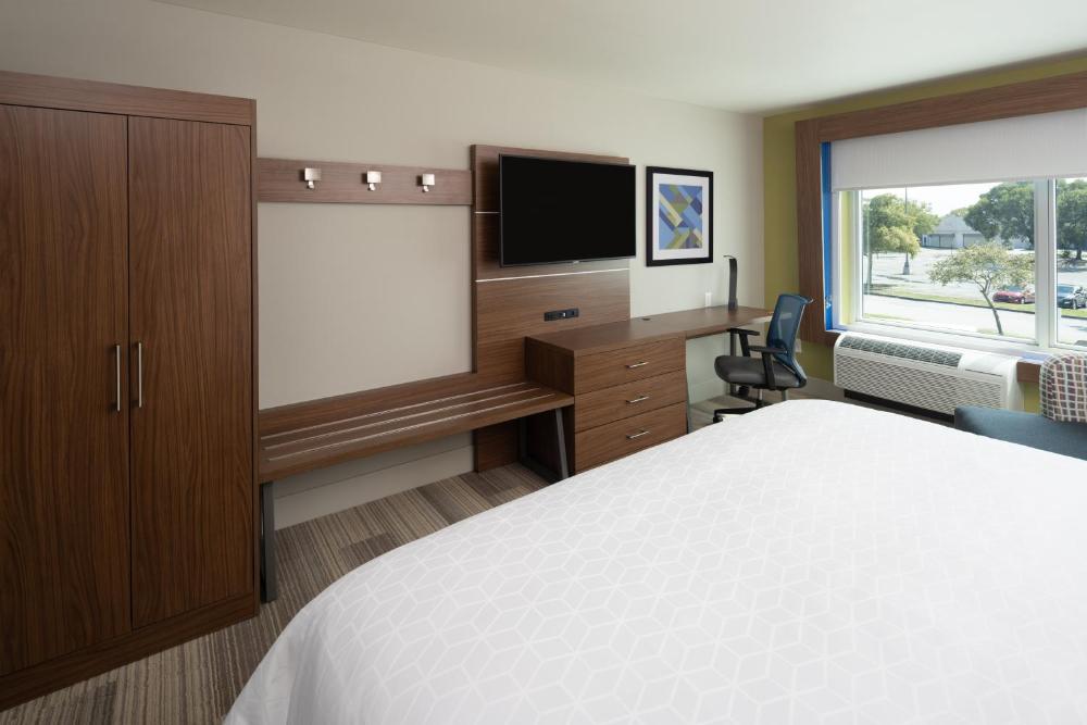 King Room - Hearing Accessible/Non-Smoking interior