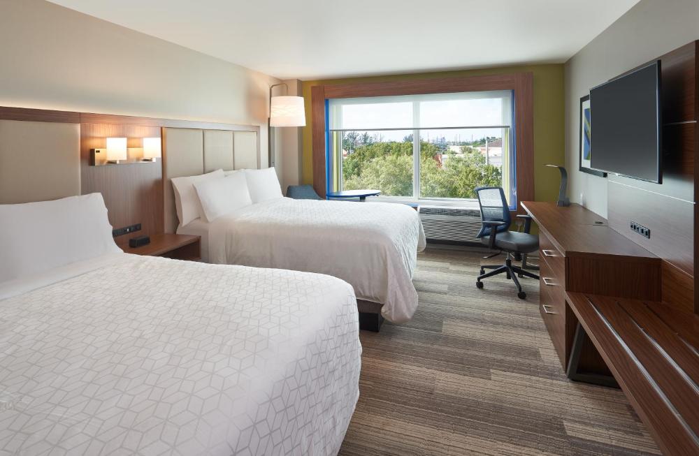 Standard Queen Room with Two Queen Beds interior